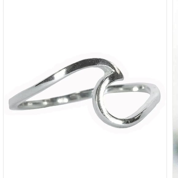 Pura Vida Sterling Silver Wave Ring - Picture 3 of 11